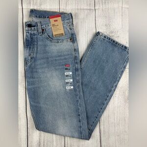 NWT! Levi’s 505 Regular Fit Straight Zip Closure Light Blue Wash Sz 30 x32
